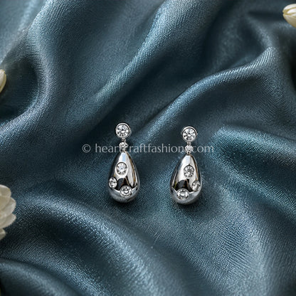 Pure Silver Star-Set Dewdrop Earrings – Hallmarked Luminous Finish