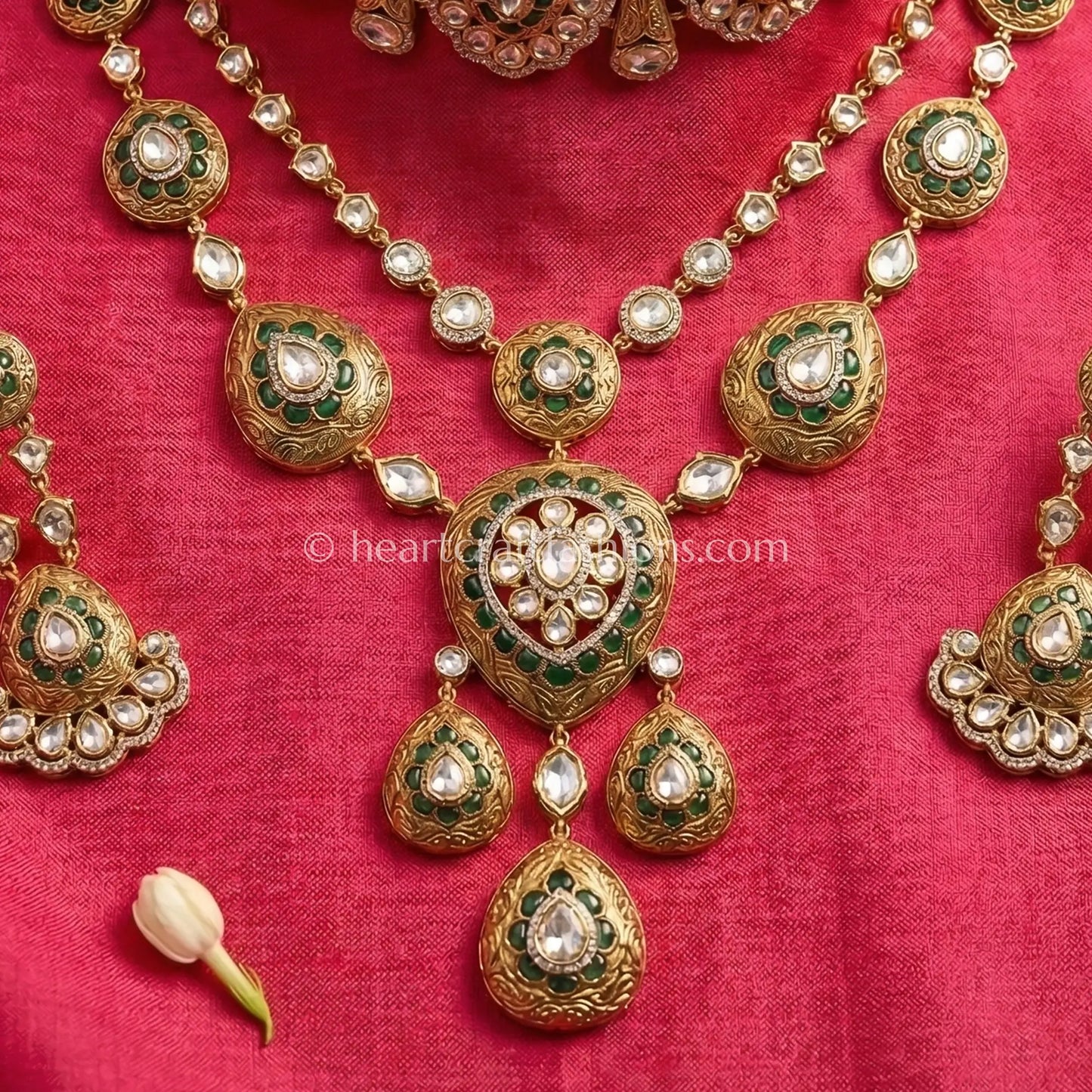 Regal Sunehri Kundan Choker & Layered Haar