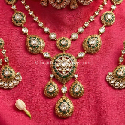 Regal Sunehri Kundan Choker & Layered Haar