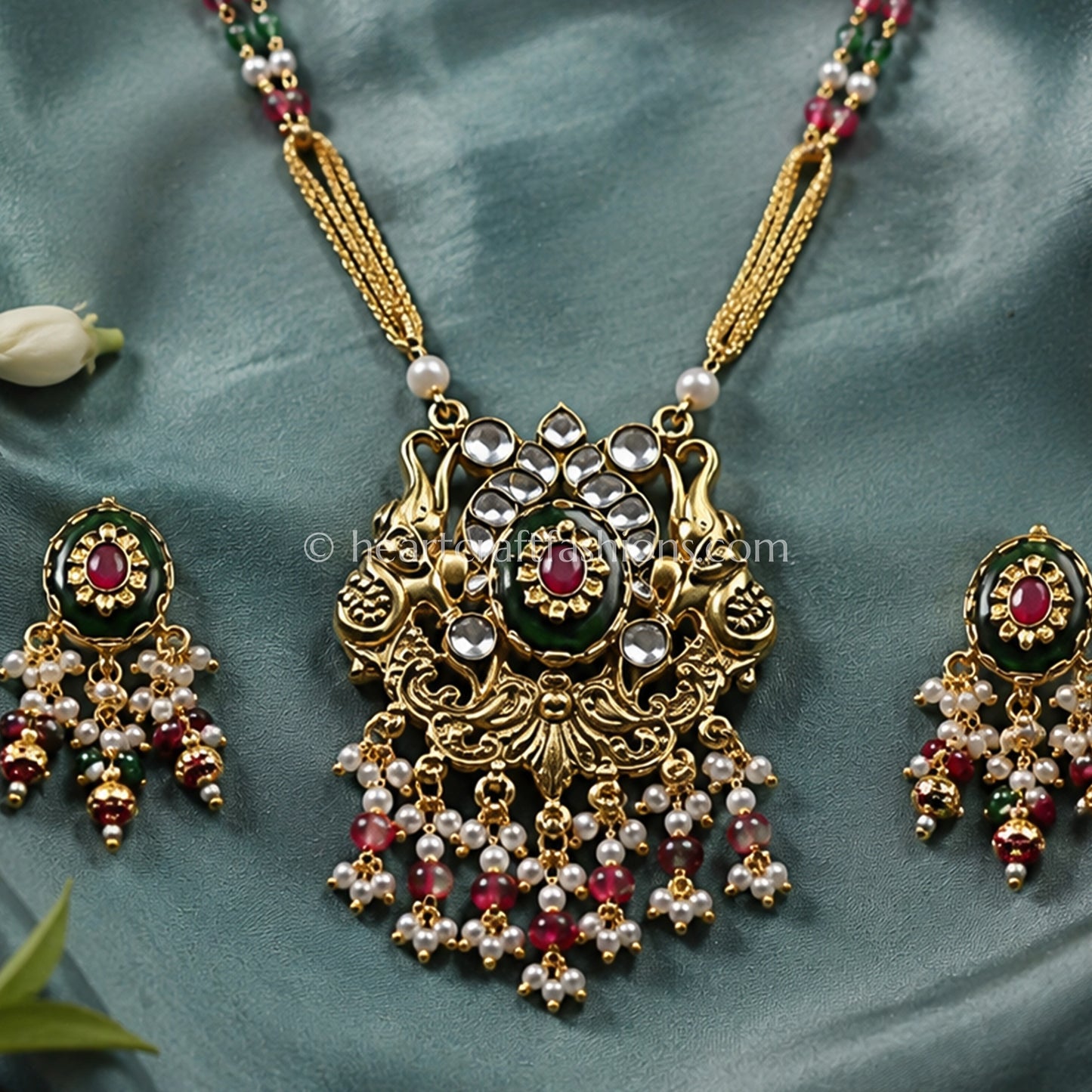 Rajsi Heritage Pachi Kundan Pendant Set