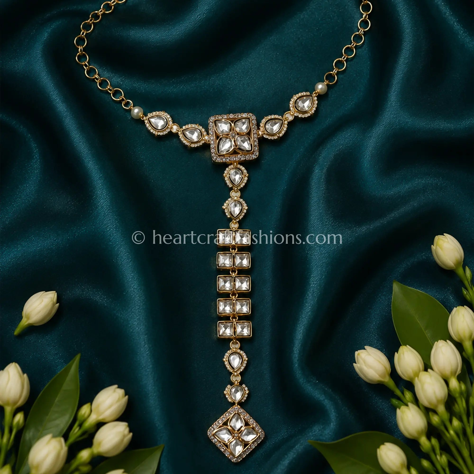 Rajsi Sunehri Kundan Hathphool