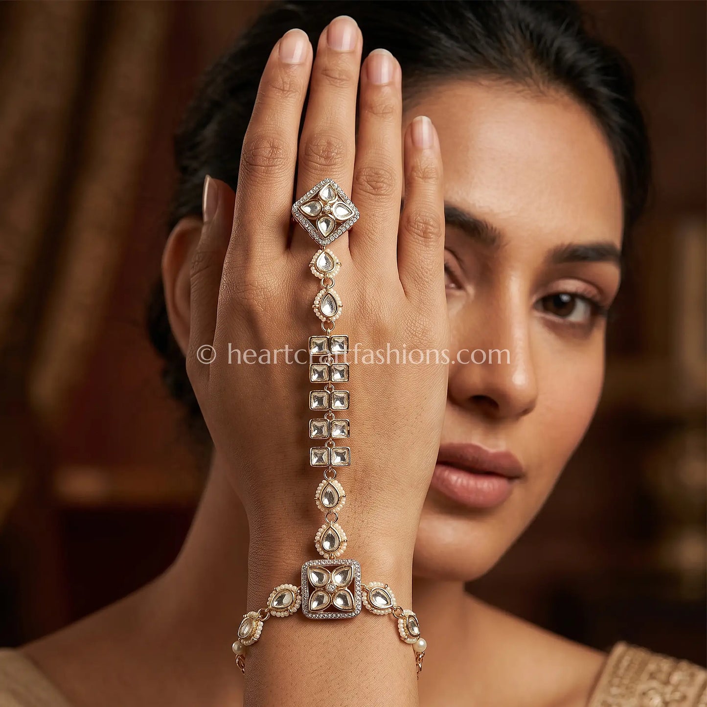 Rajsi Sunehri Kundan Hathphool