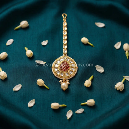 Ruby Heart Sunehri Kundan Maang Tikka