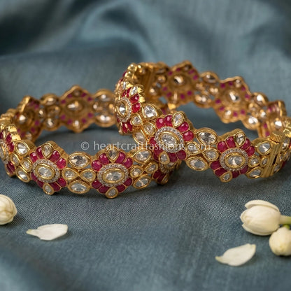 Ruby Sunehri Kundan Bangles
