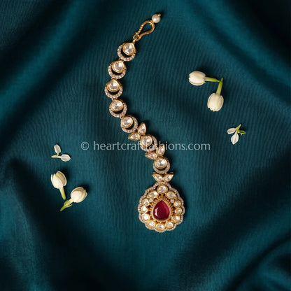 Ruby Sunehri Kundan Maang Tikka