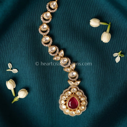 Ruby Sunehri Kundan Maang Tikka