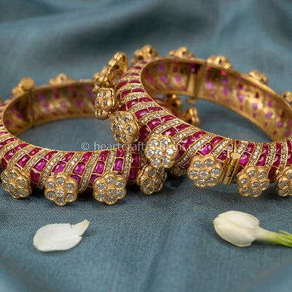 Ruby Sunehri Kundan Pacheli