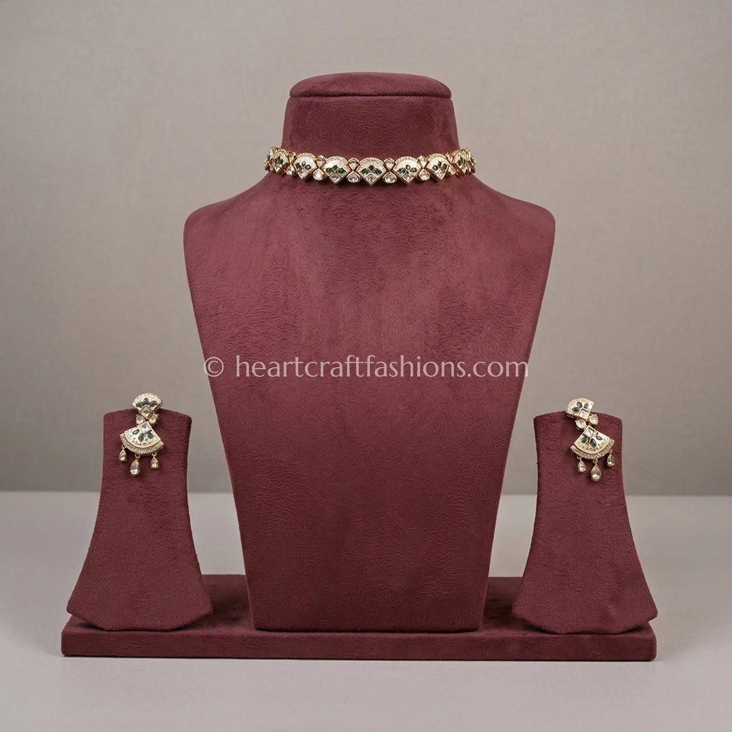 Sunehri Chandni Choker