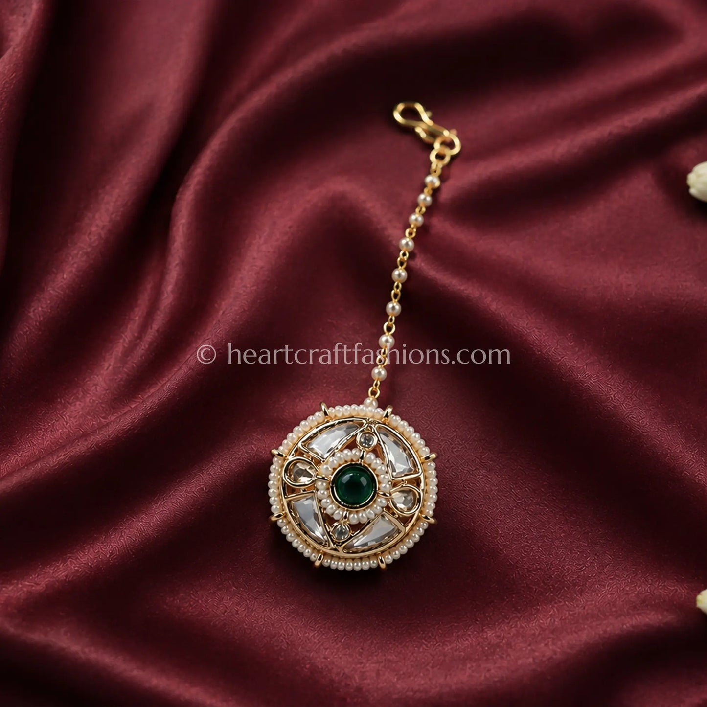 Sunehri Emerald Core Petal Kundan Borla