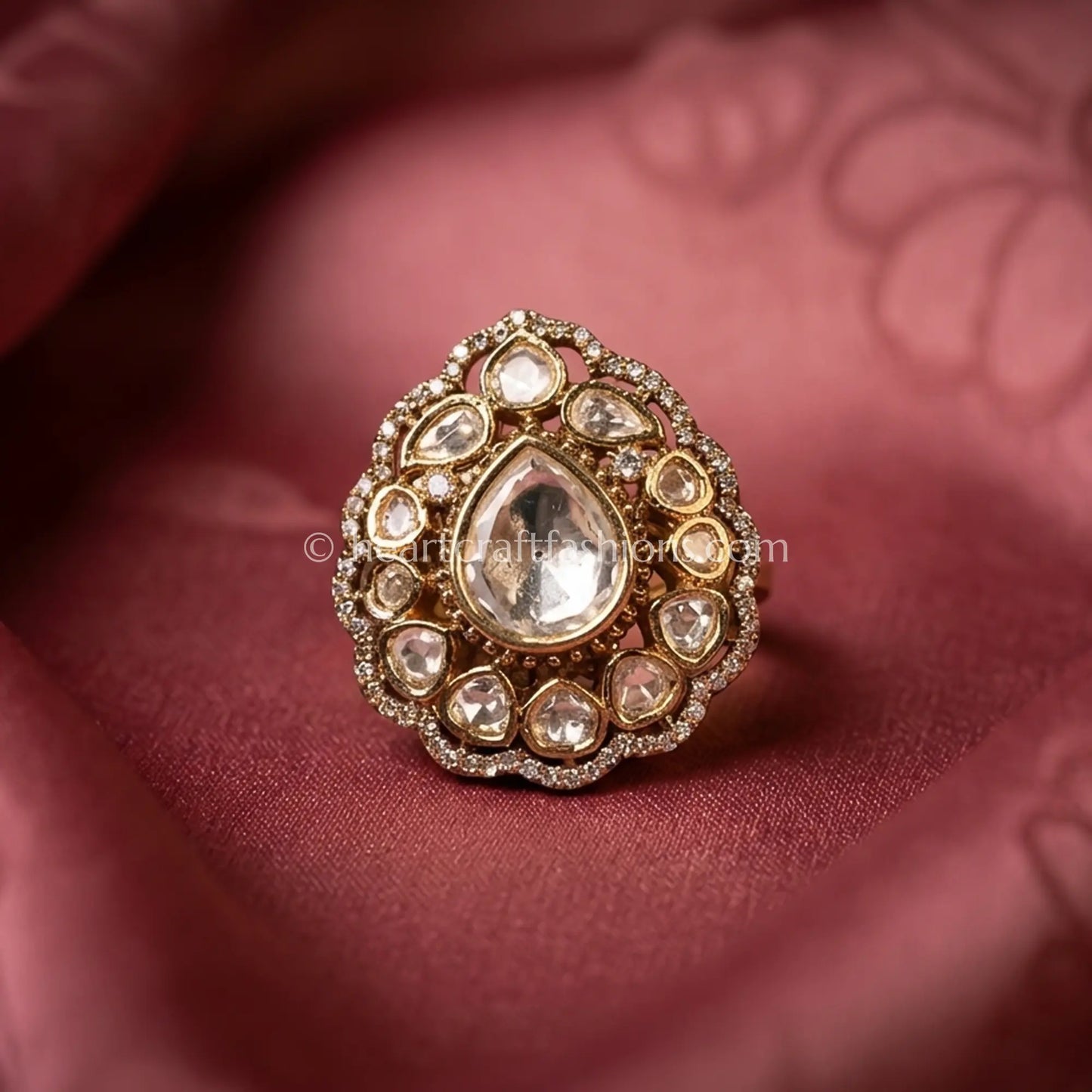 Sunehri Kundan Classic Teardrop Ring