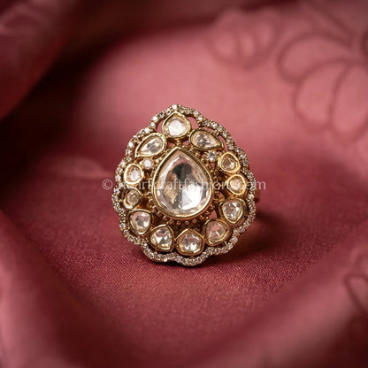 Sunehri Kundan Classic Teardrop Ring