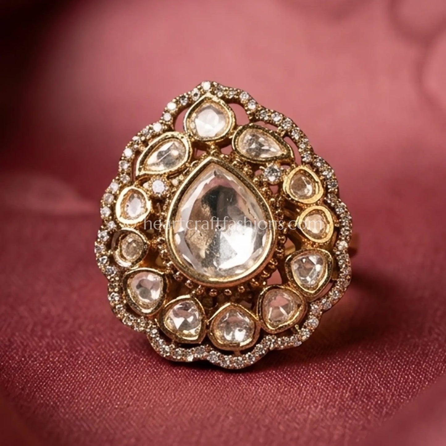 Sunehri Kundan Classic Teardrop Ring