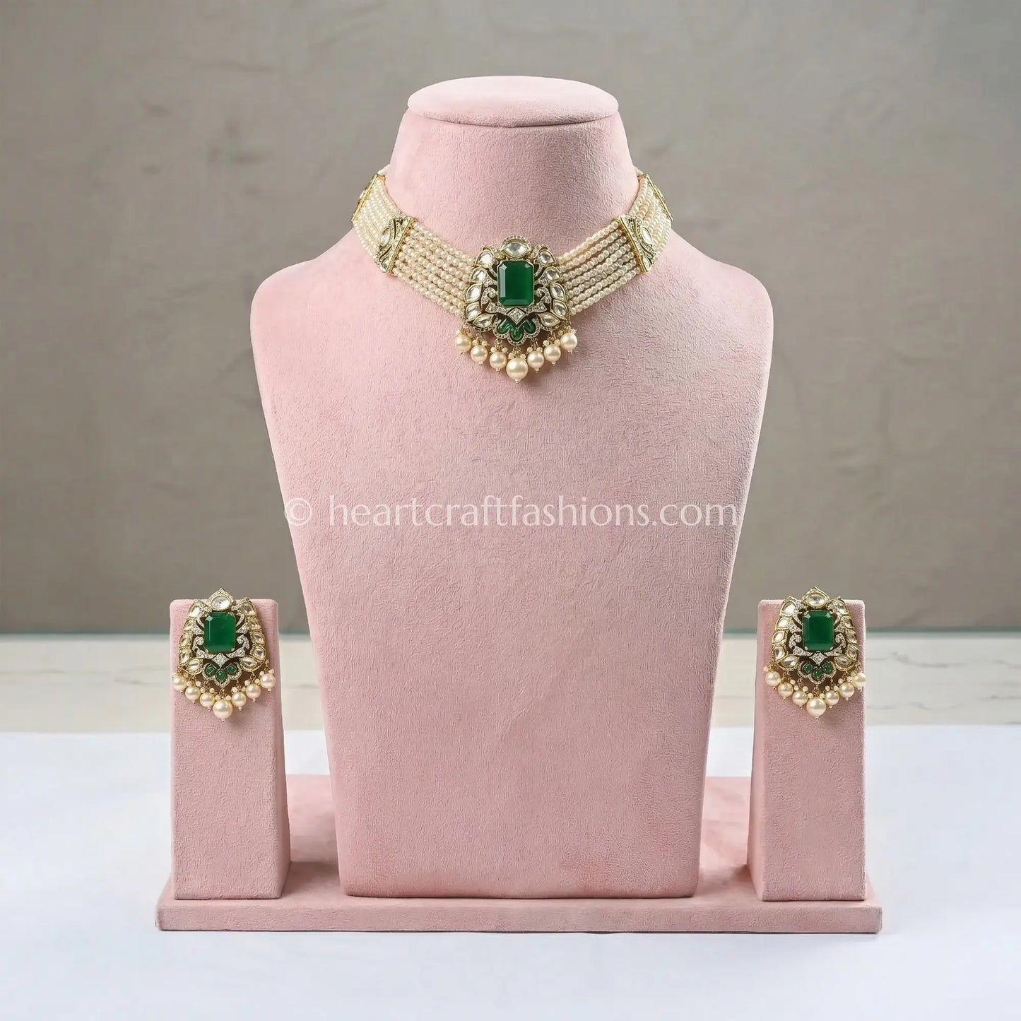 Sunehri Kundan Emerald Doublet Pearl Choker Set