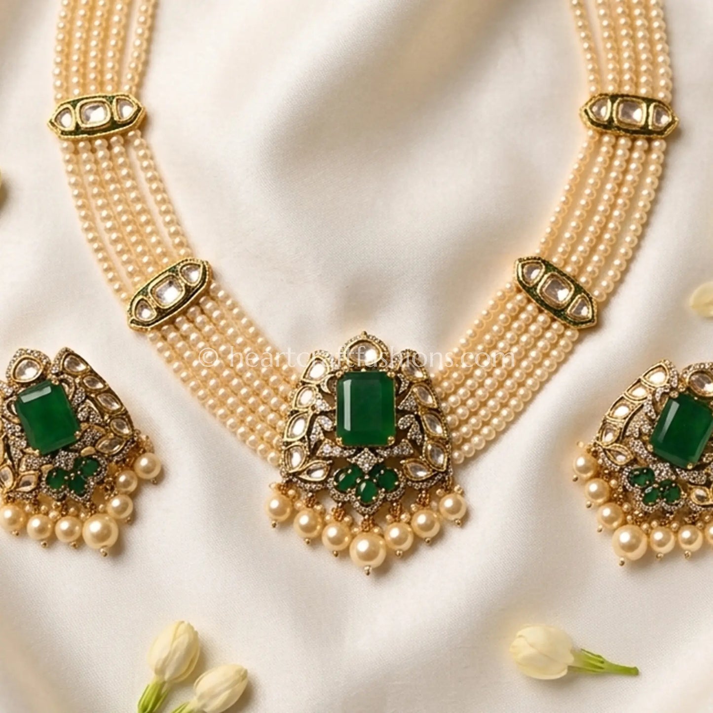 Sunehri Kundan Emerald Doublet Pearl Choker Set
