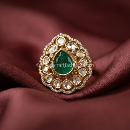 Sunehri Kundan Emerald Teardrop Ring