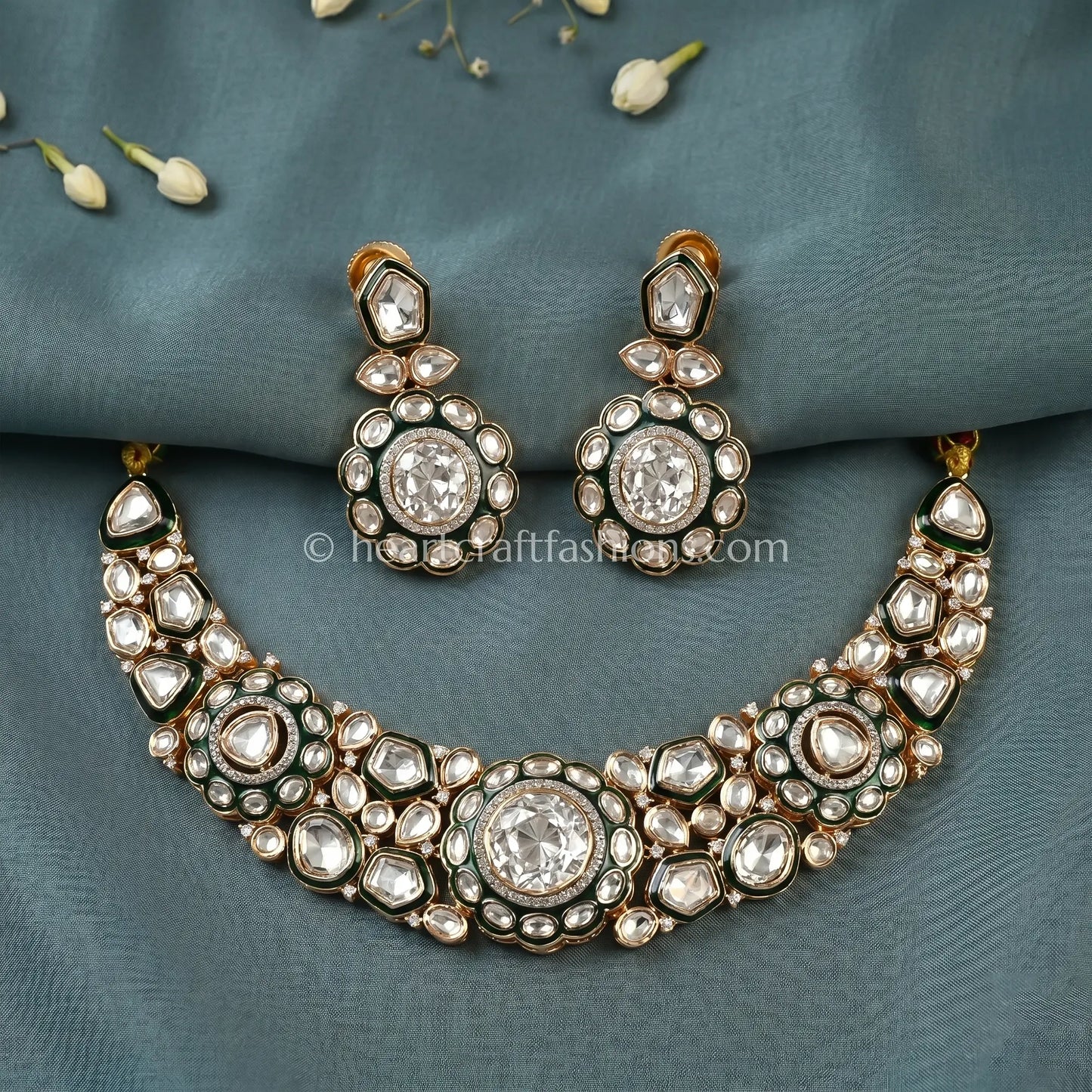 Sunehri Kundan Classic Choker Set