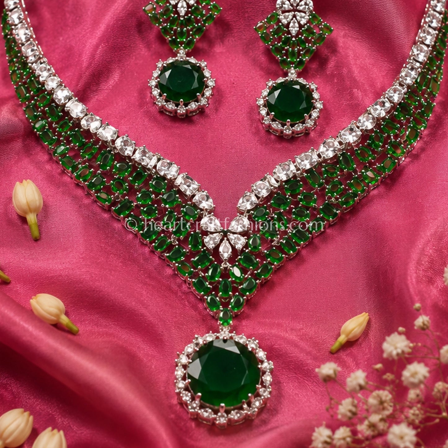 V-Contour Emerald Mesh Statement Set