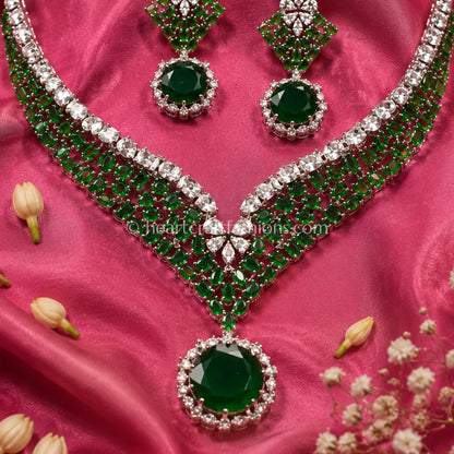 V-Contour Emerald Mesh Statement Set