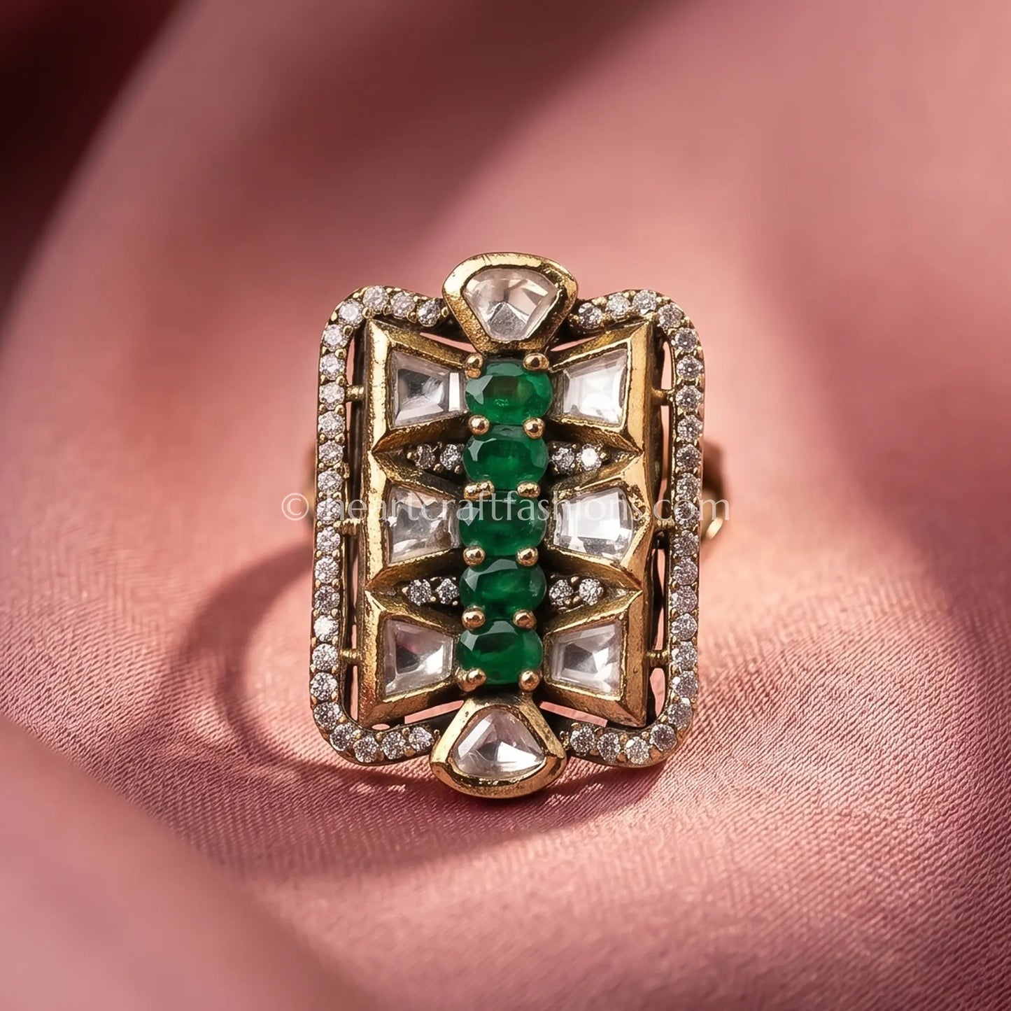 Zamarrud Art Deco Moissanite Ring