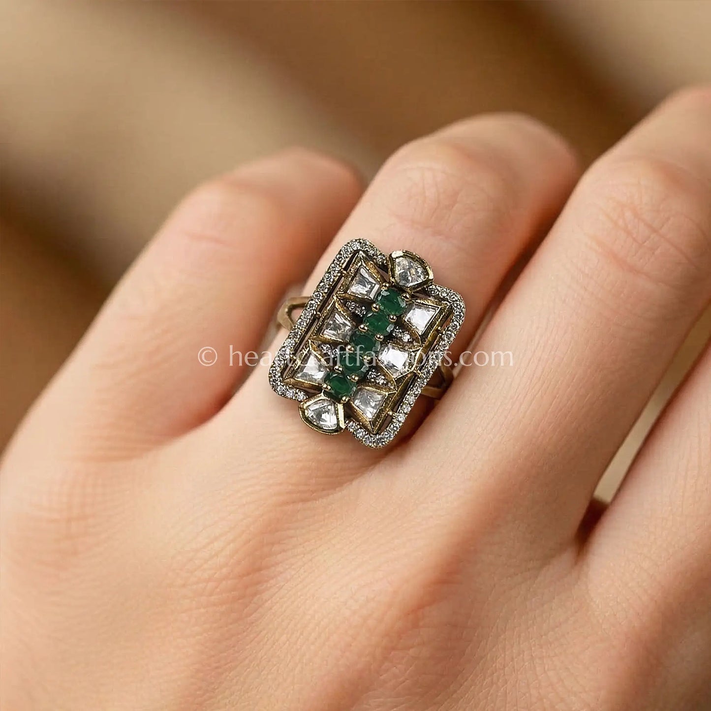Zamarrud Art Deco Moissanite Ring